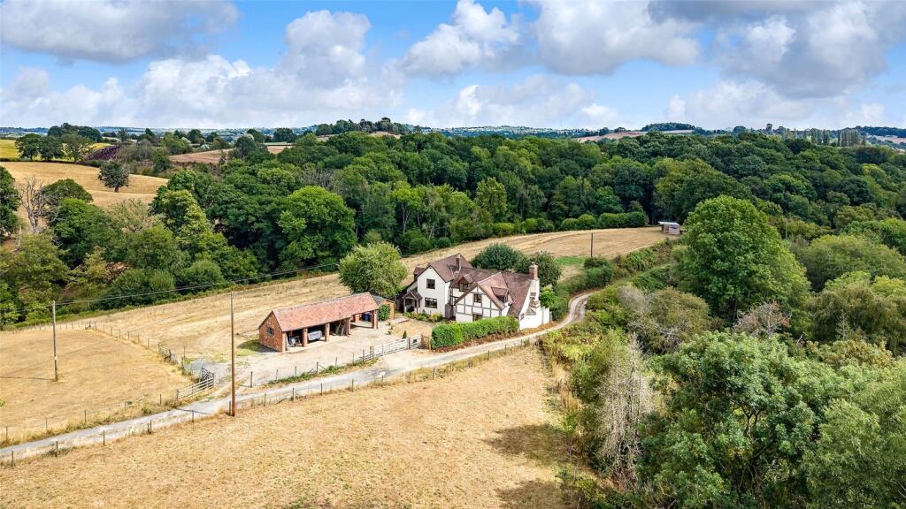 House in Dudley - View 2