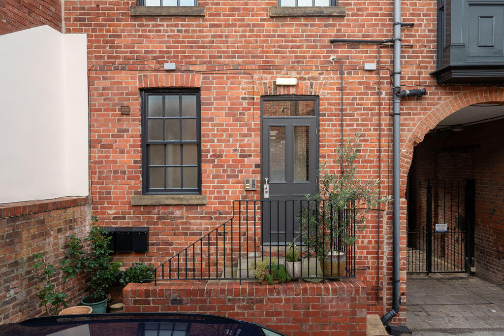Apartment in Sheffield, South Yorkshire - View 4