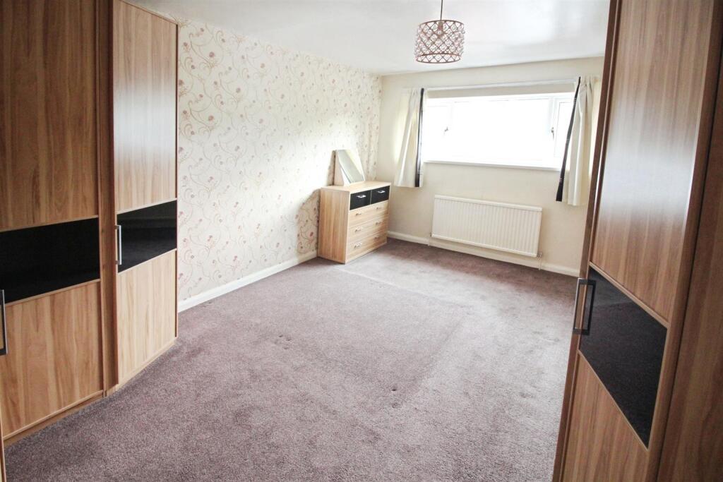 House in Wakefield - View 5