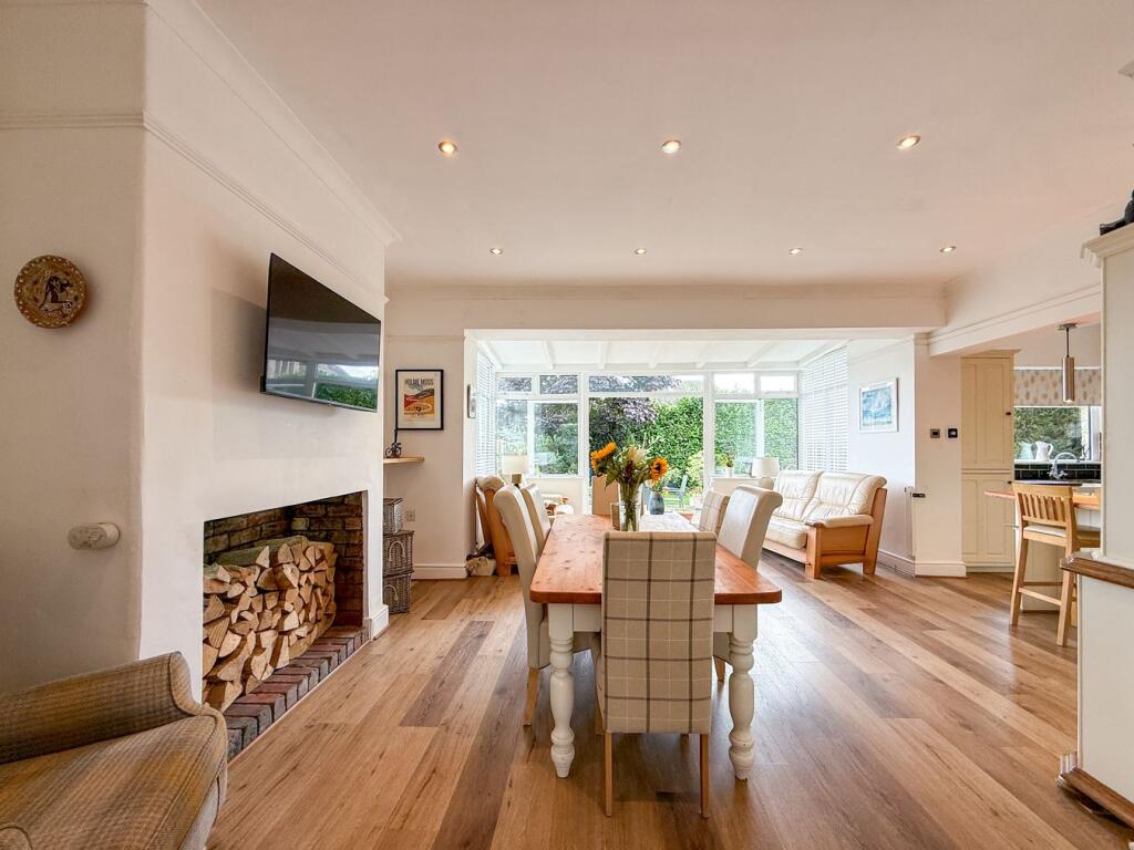 House in Kirklees, Oldfield, Holme Valley - More