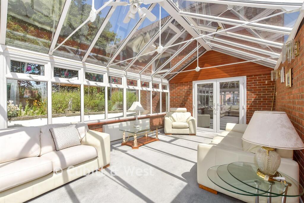 House in Havant, Hampshire - View 4