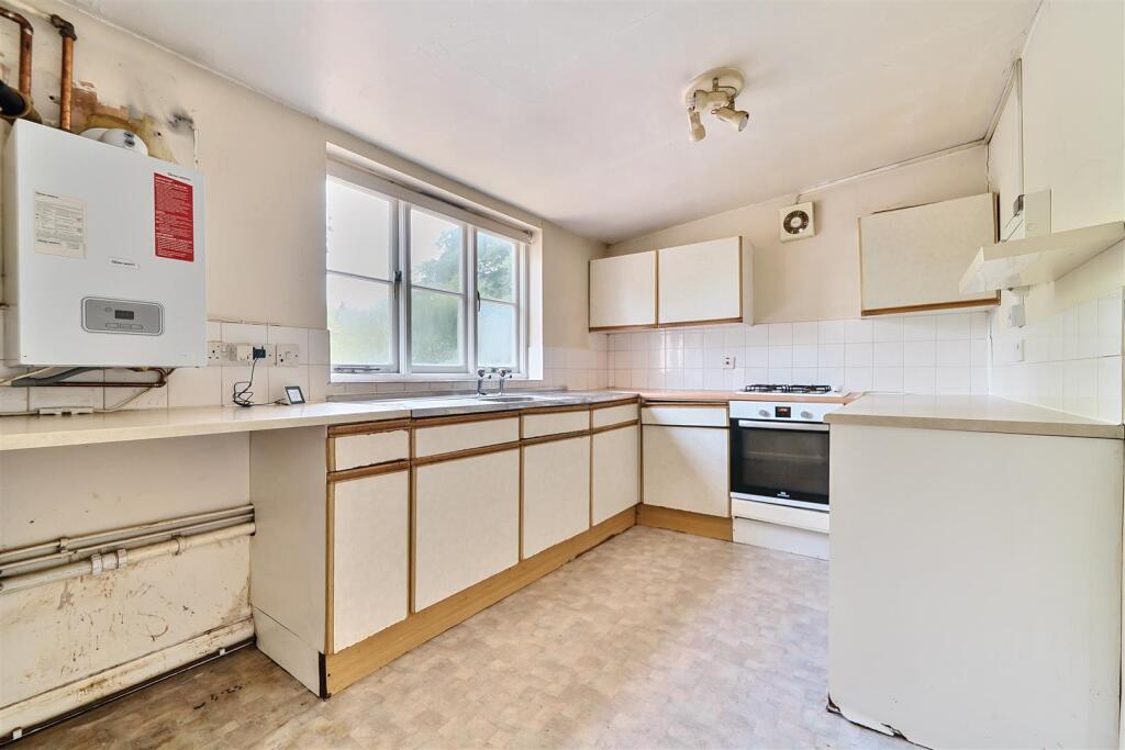 41 High Street, Twyford, Reading, Berkshire, RG10 photo 3