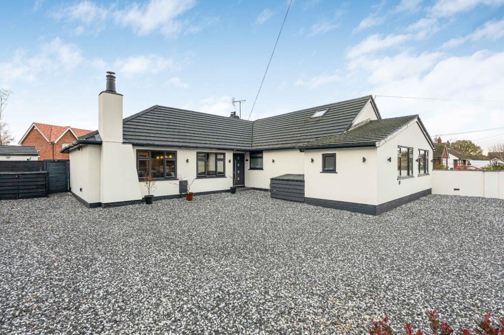 Main image of property: Cotmore Gardens, Thame, Oxfordshire, OX9