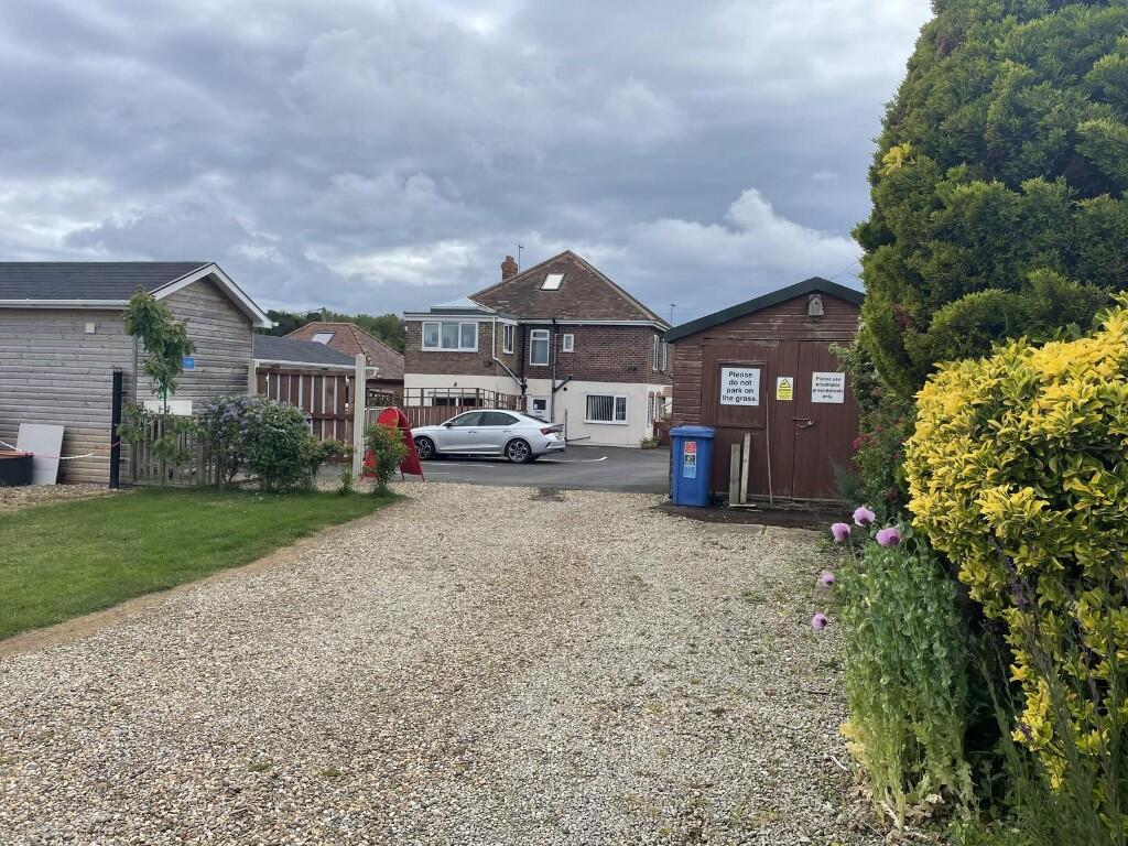 Beacon House Camping & Caravanning Site, Crofts Hill, Flamborough, YO15 1AB photo 2