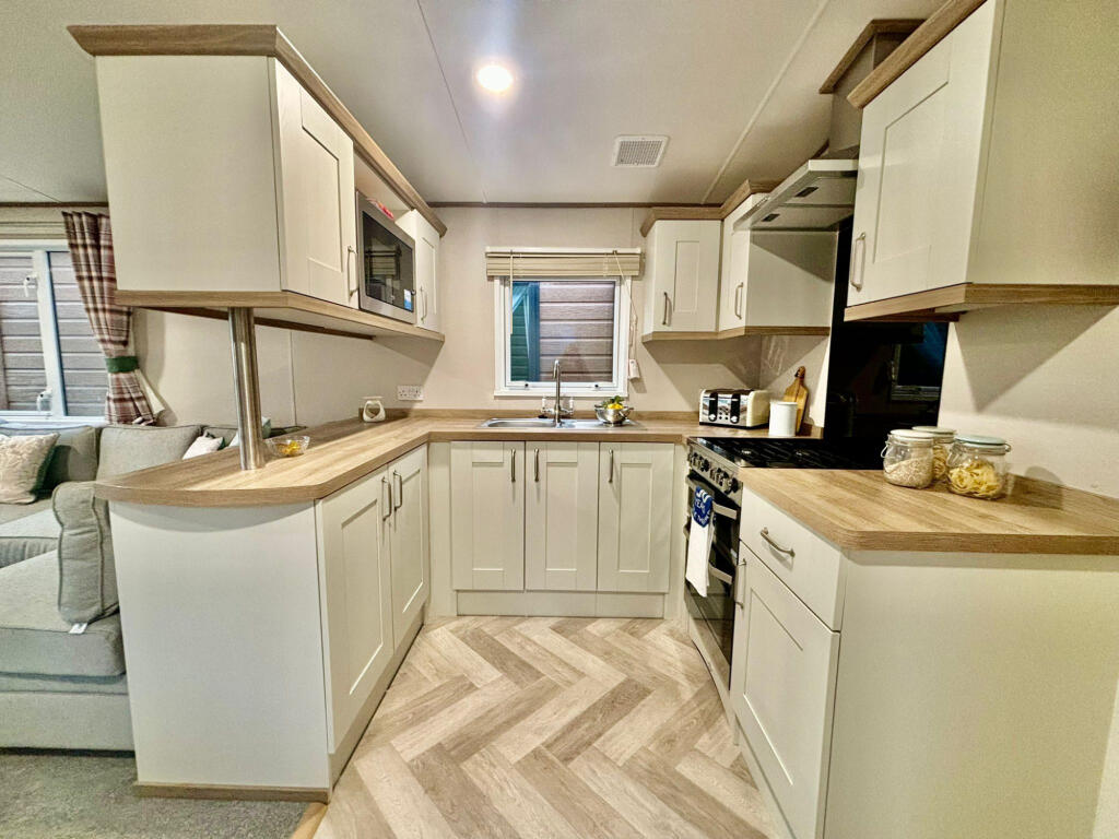Fell End Caravan Park, Milnthorpe, Cumbria, LA7 photo 5