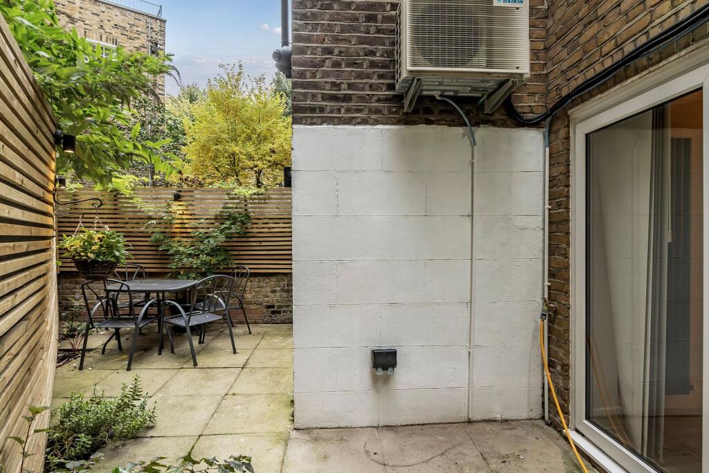 Apartment in London - View 3