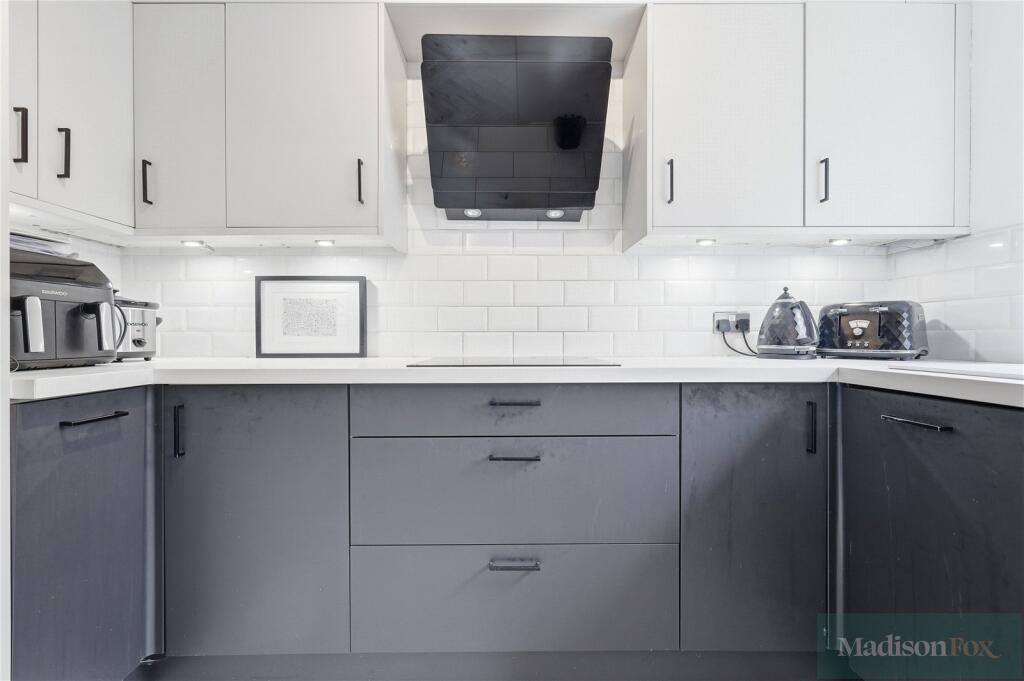 Apartment in London - View 5