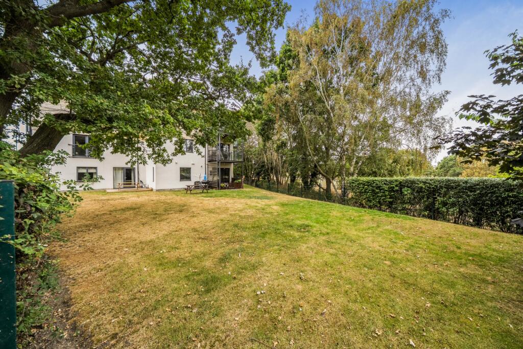 Apartment in London, Belle Grove, East Wickham - View 5