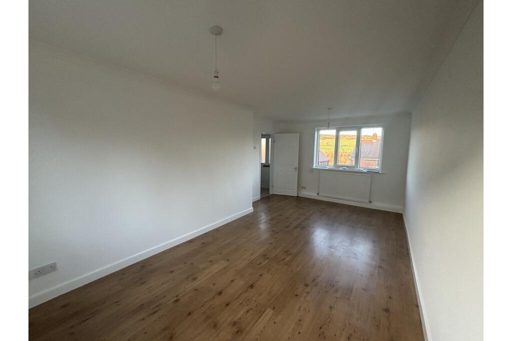 Hills Road, Sheffield, S36 photo 5