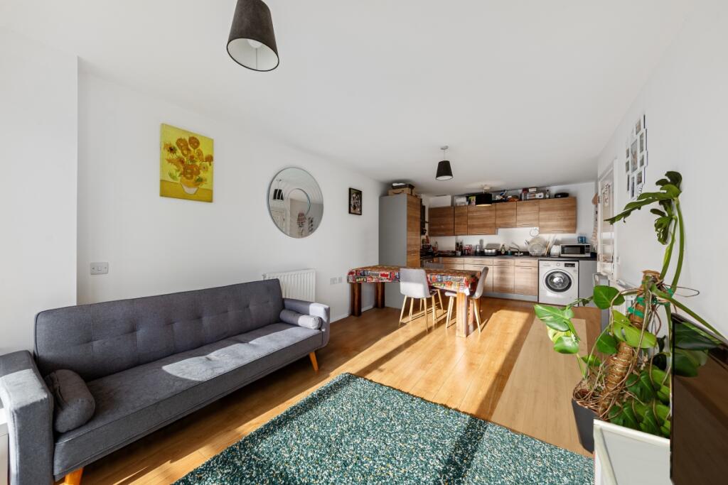 2-bed apartment on Tarves Way Greenwich SE10, £350,000