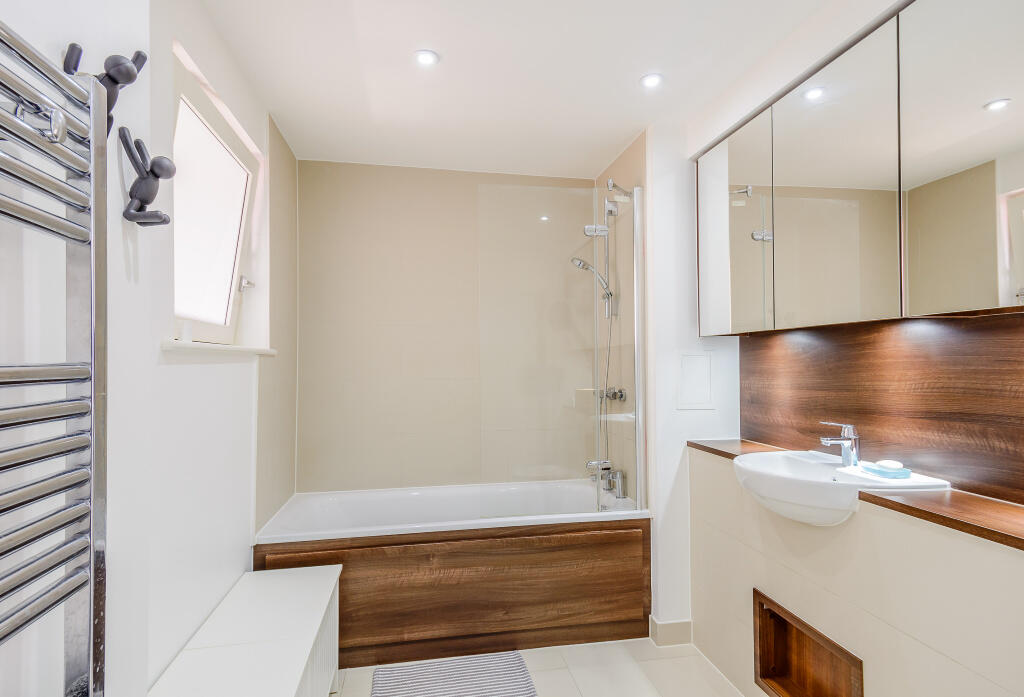 Apartment in London - More