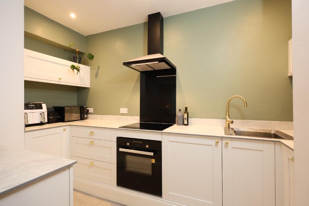 Apartment in Bristol, Clifton Village, Clifton - More