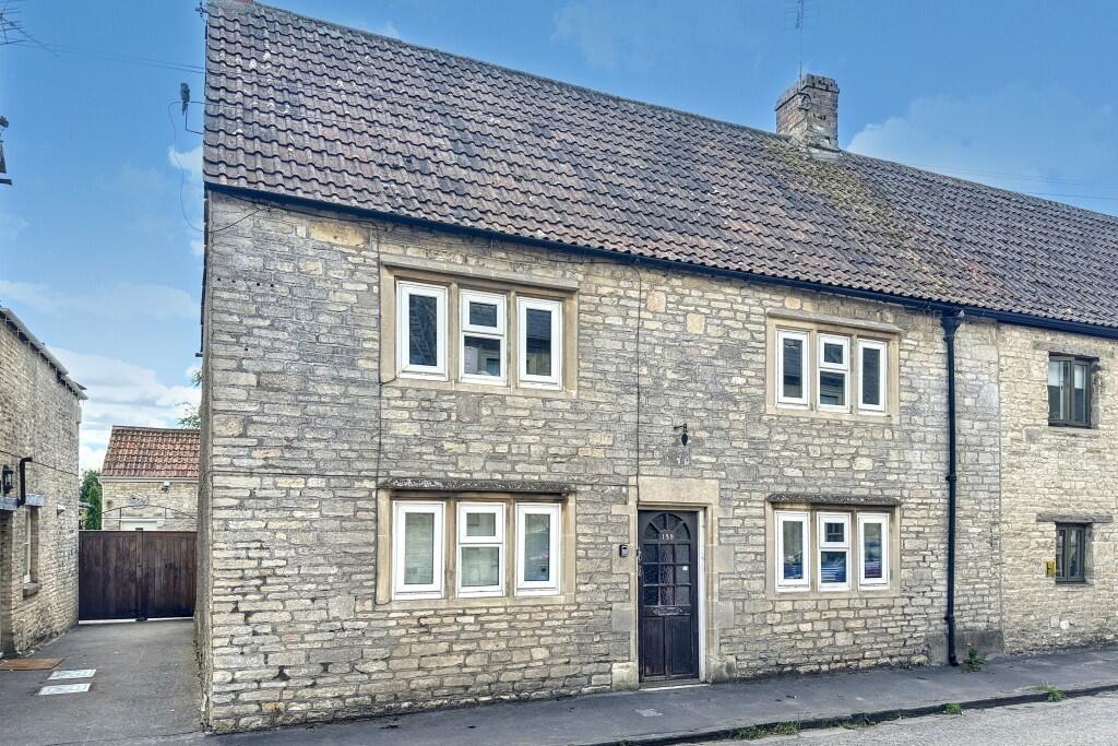 3-bed semi-detached on High Street, Marshfield,, £575,000
