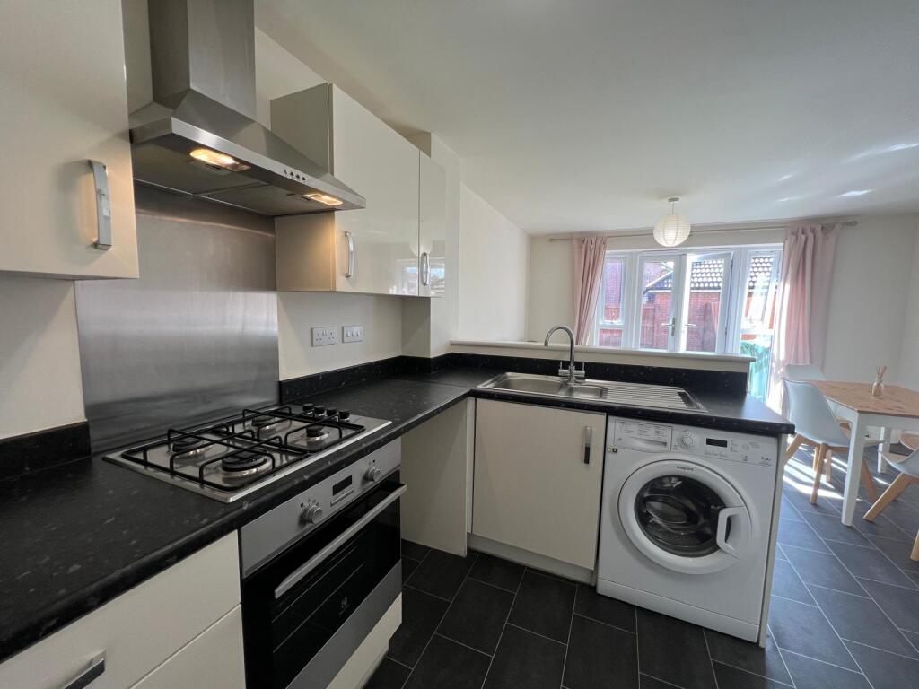House in Coventry, Deram Parke, Canley Gardens - More