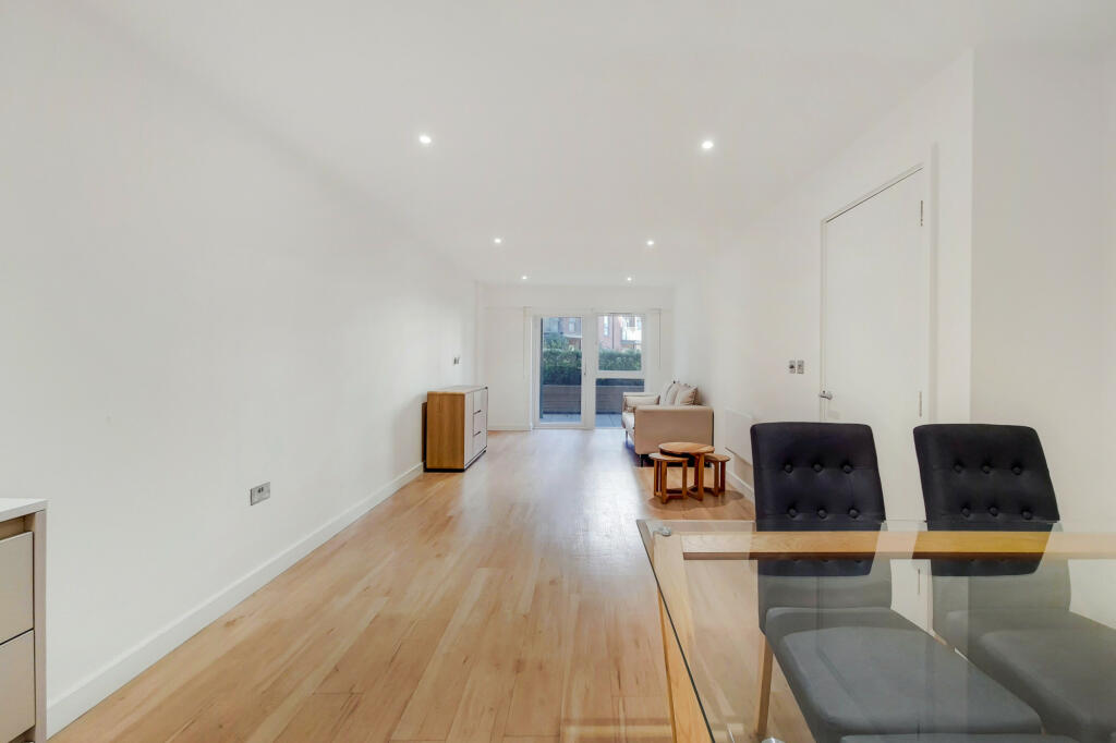 Cornelia House, 3 Caversham Road, London, NW9 photo 3