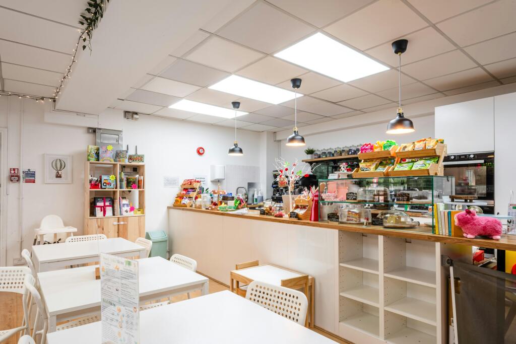 Oakwood Hse GF - Low Res 5.jpg