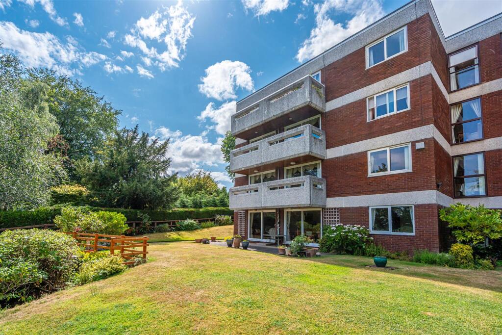 3-bed flat on 6 Eynsham Court, Clifton Road, Stockwell End, Wolverhampton, WV6 9AR, £499,950