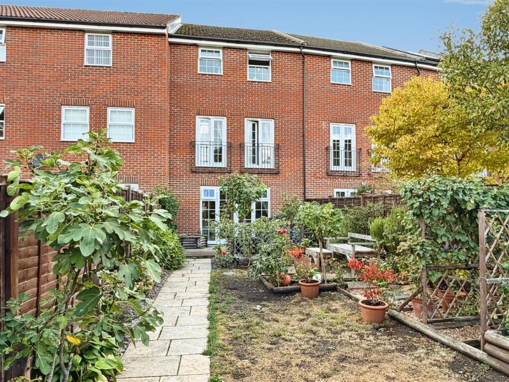 House in West Suffolk, Red Lodge - View 4