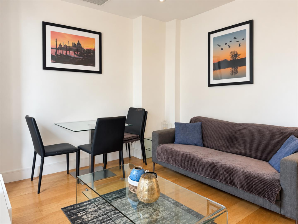 Apartment in London - View 4