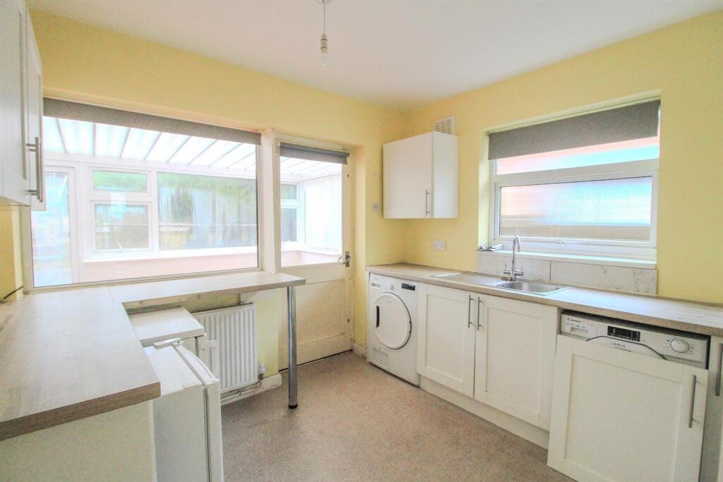 Gardenia Grove, Nottingham, Nottinghamshire, NG3 photo 2