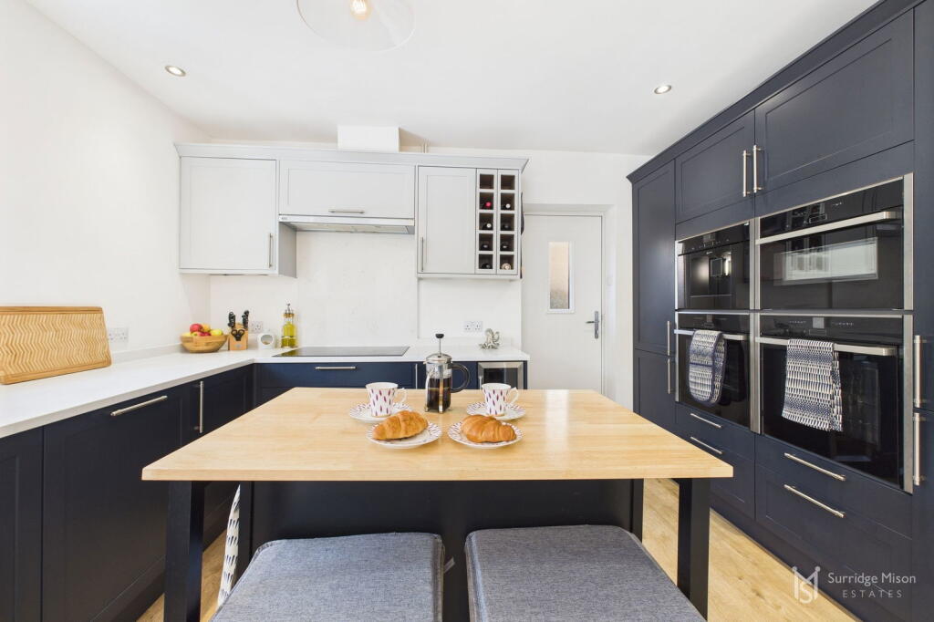 Upper Wish Hill, Willingdon Village, Eastbourne, BN20 - More