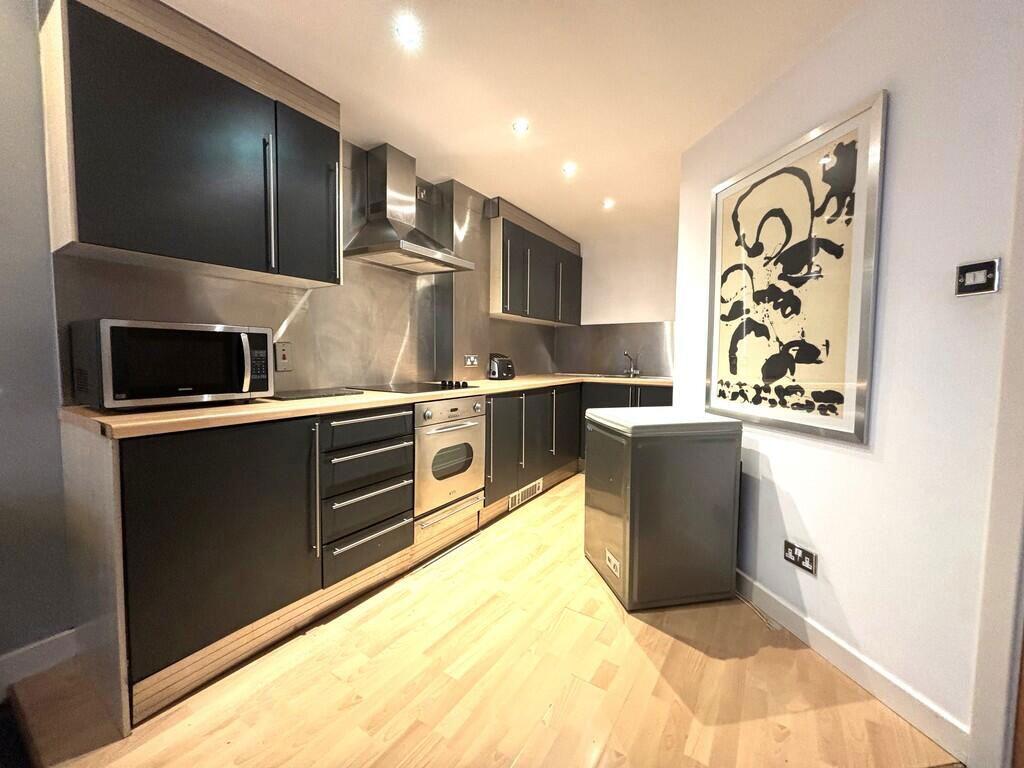 15 South Parade, Leeds, West Yorkshire, LS1 5PQ photo 2