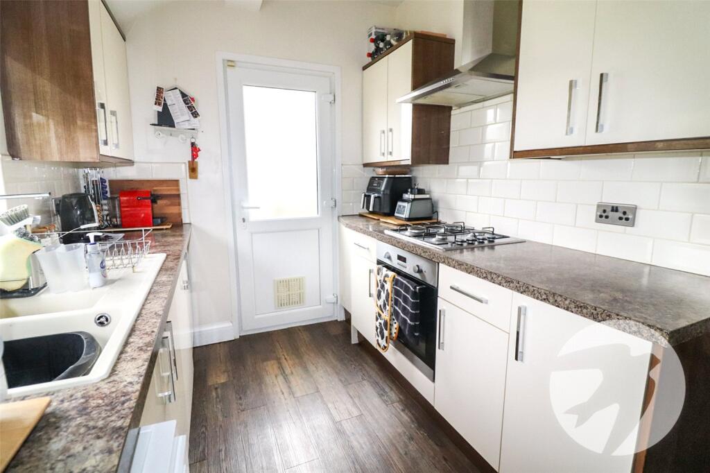 Beechcroft Avenue, Barnehurst, Kent, DA7 photo 3