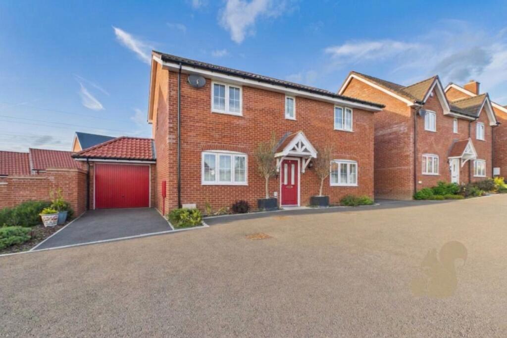 3-bed detached on Amersham Court, Rayleigh, SS6, £550,000