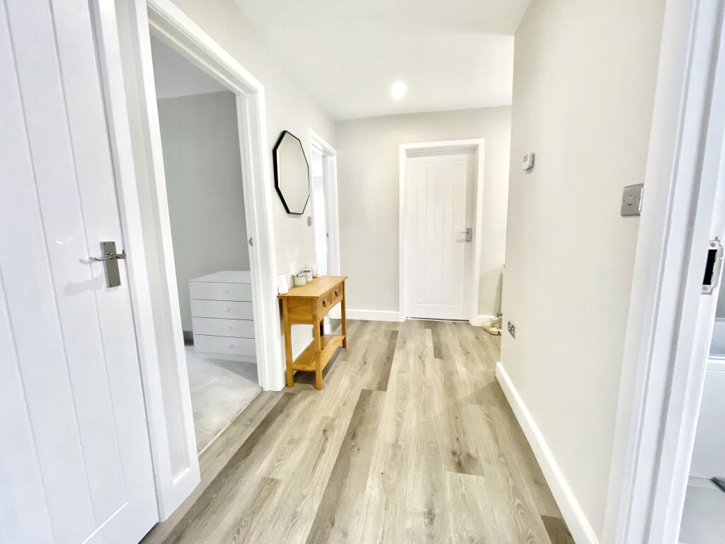 House in Ferndown - View 4