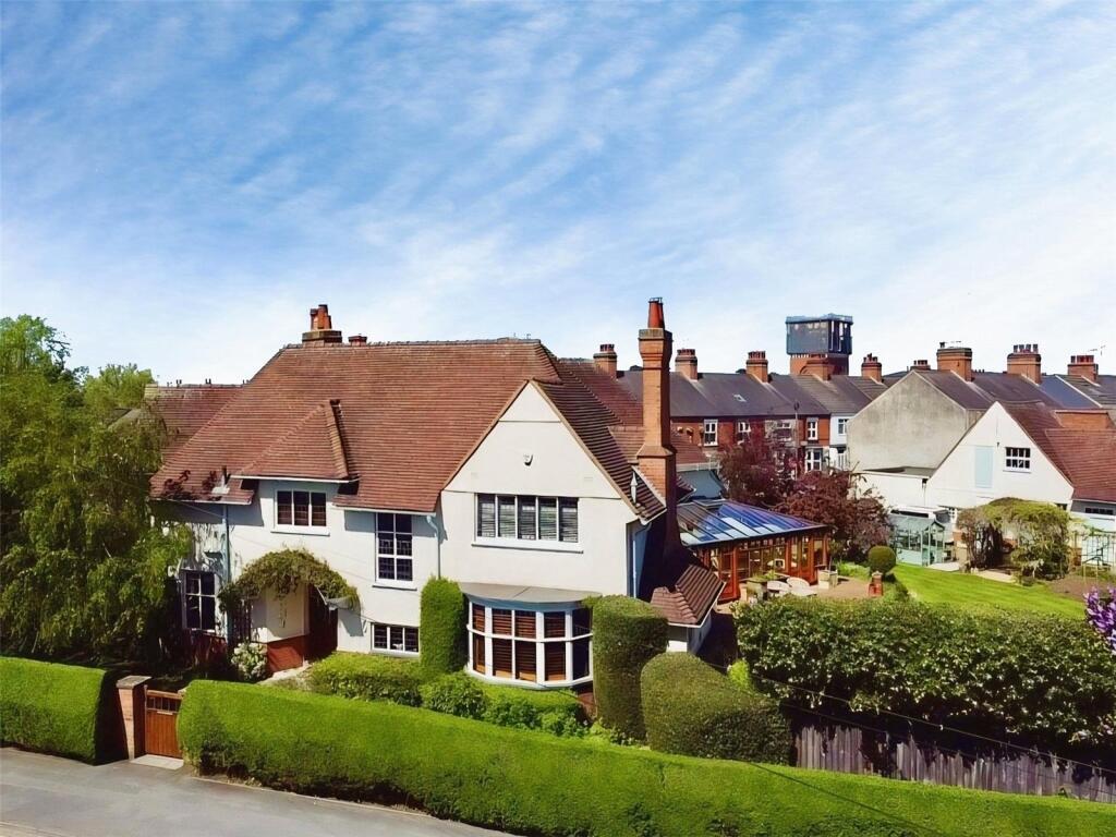 Main image of property: Leicester Road, Hinckley, Leicestershire, LE10