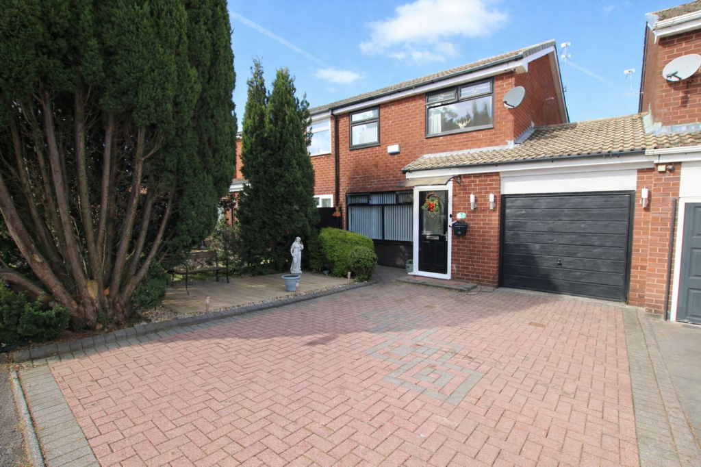Main image of property: Bronville Close, Chadderton, OL1