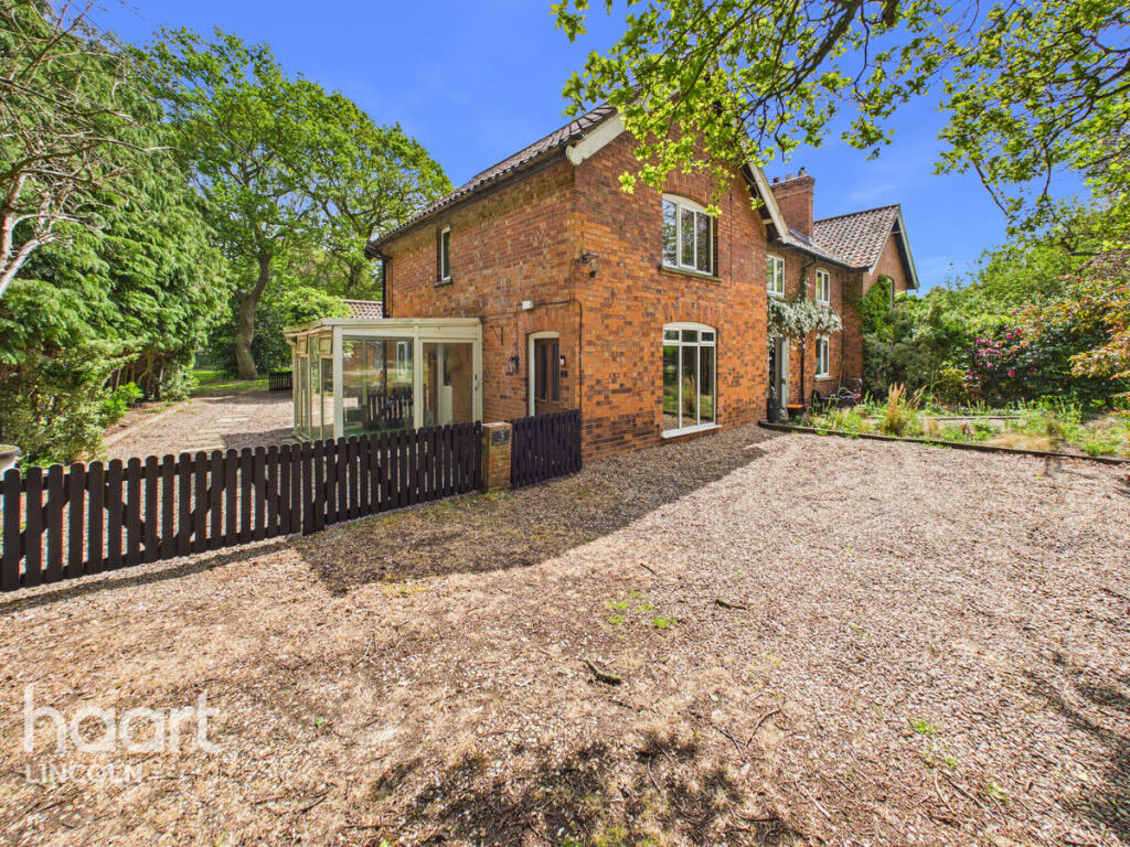 House in North Kesteven, Morton, Swinderby