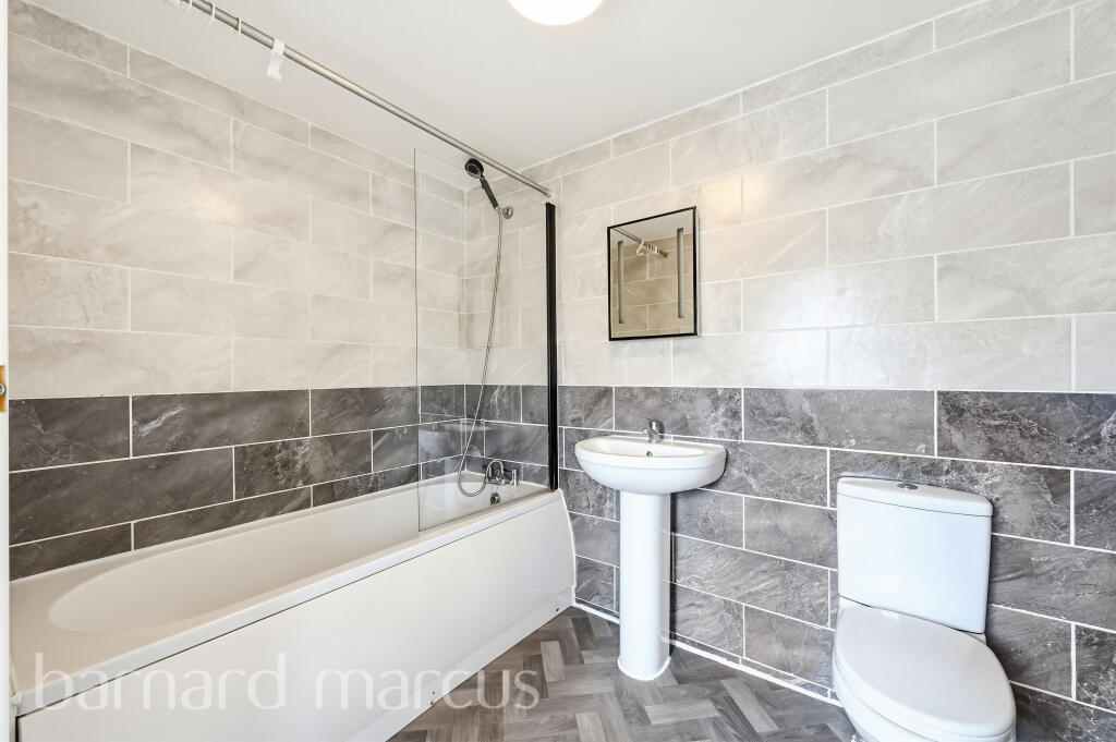 Main image of property: Kings Avenue, NEW MALDEN