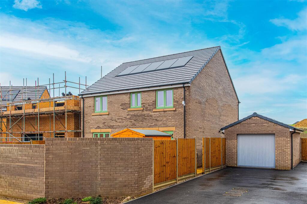 Main image of property: Fitzhugh Rise, Wellingborough