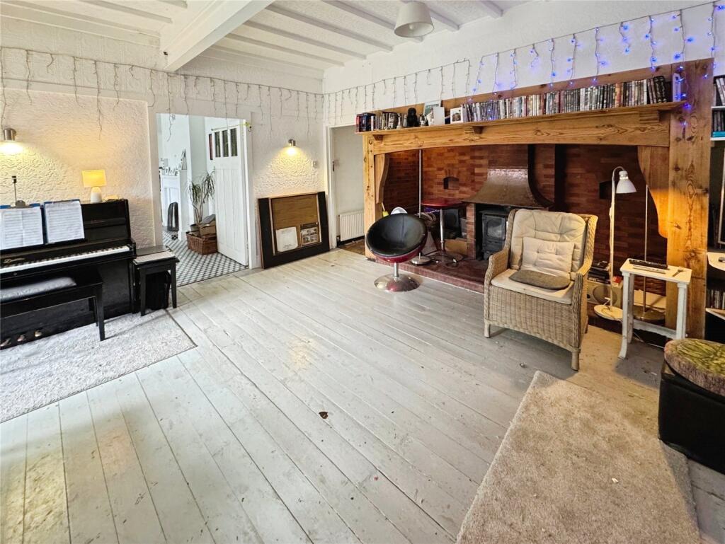 St. Helens Park Road, Hastings, East Sussex, TN34 photo 3