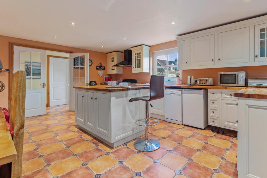 Lawrenny, SA68 - More
