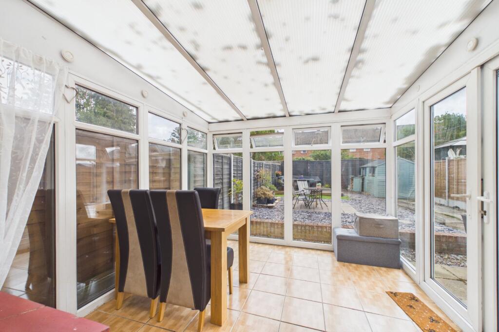 House in Bracknell - More