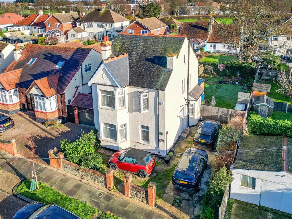 Main image of property: ST GEORGES DRIVE, Westcliff-On-Sea