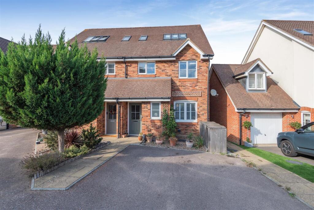 Main image of property: Pinewood Close, Leybourne, West Malling