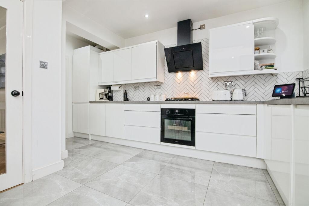 Calshot Road, Birmingham, B42 photo 3