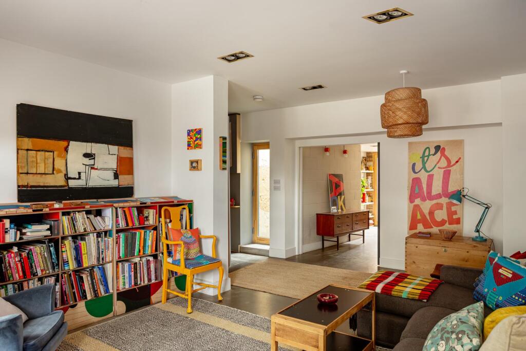 House in London - View 3