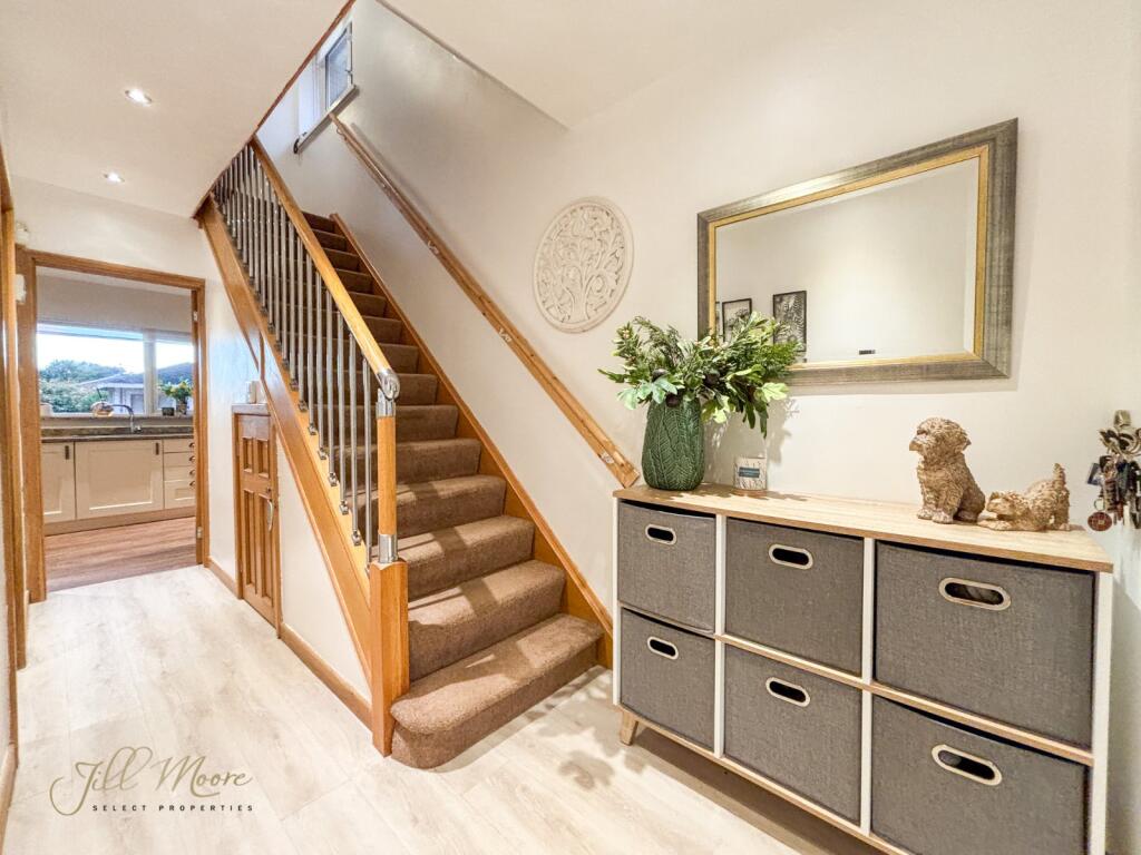 House in Sunderland, Albany - More