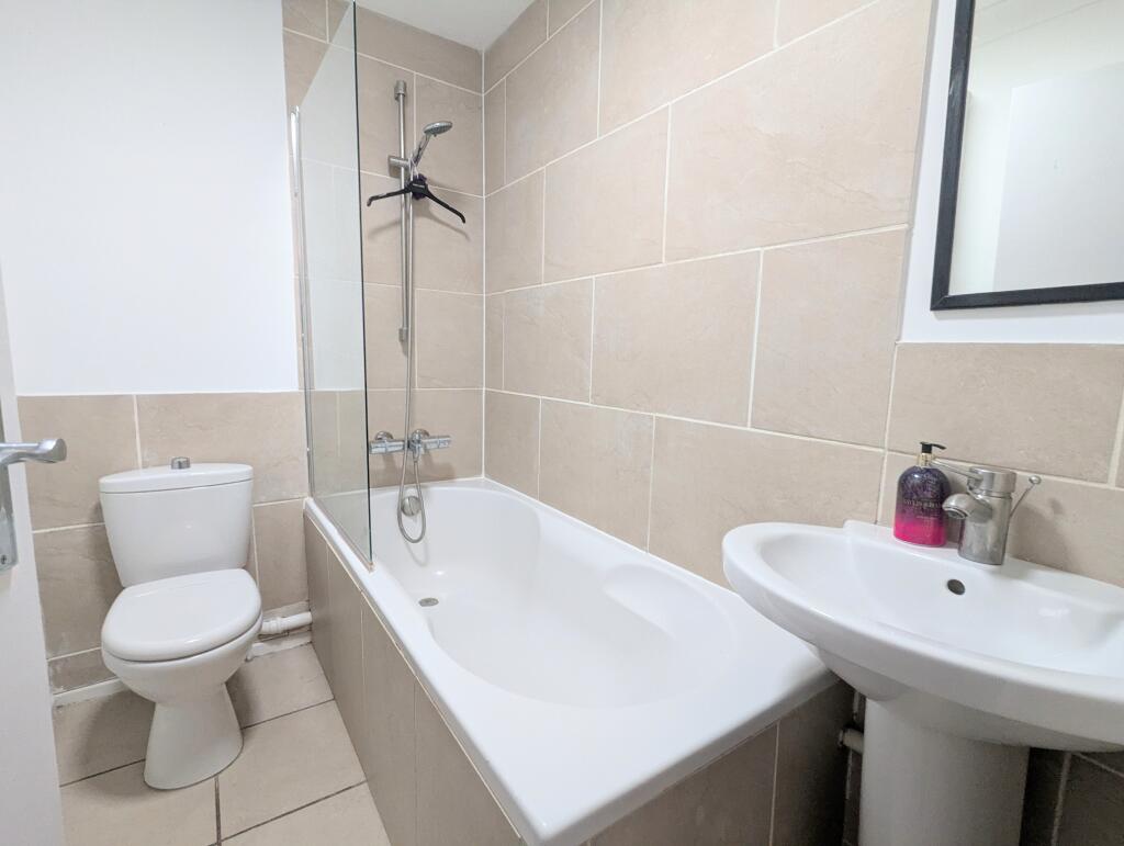 Apartment in Milton Keynes, Bedford - View 3
