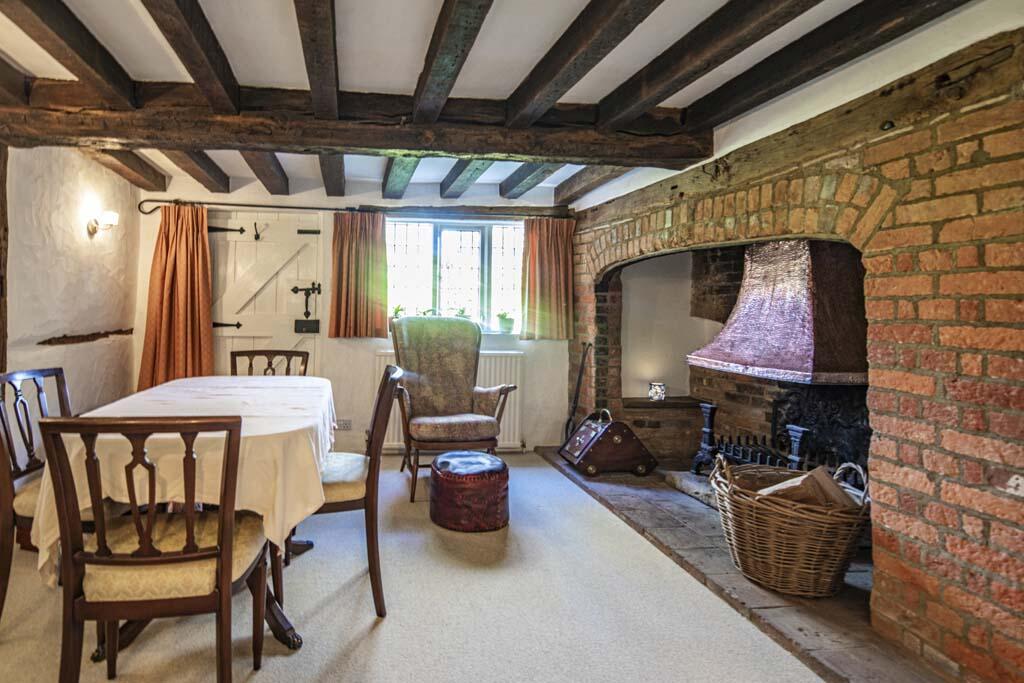 Weevil Cottage, Woodcote - View 6