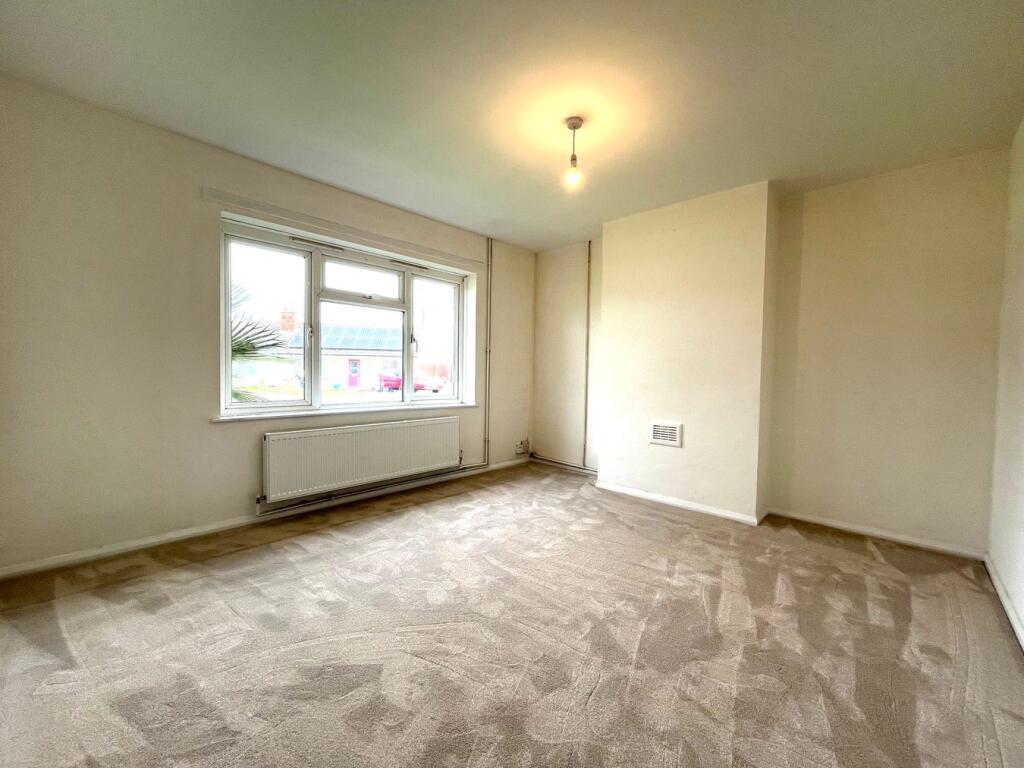 Manor Close, Yaxley, Peterborough, PE7 photo 4