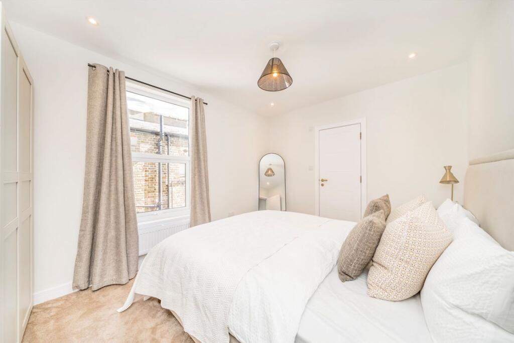 Apartment in London - View 5
