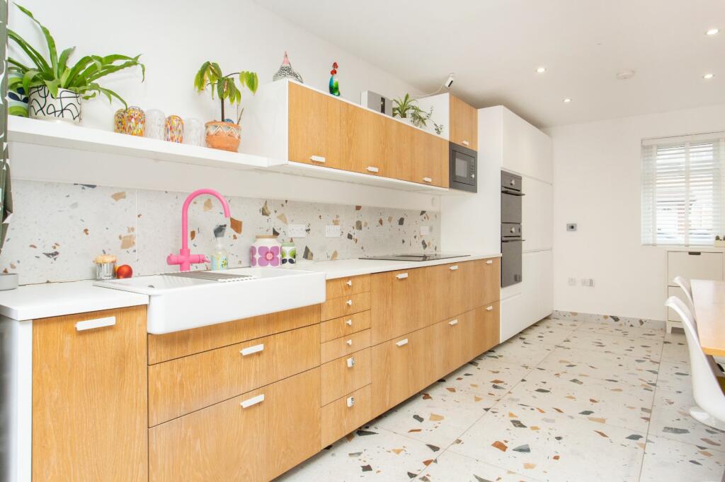House in Canterbury, Kent - View 6