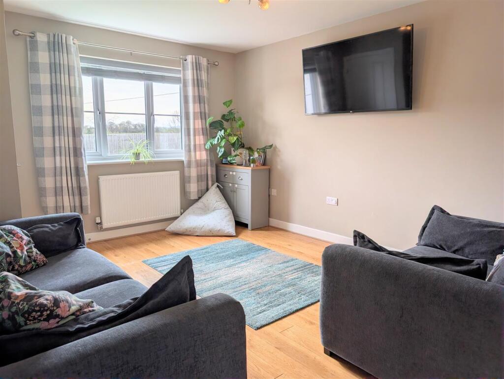 5 Bishop Close, Hanwood, Shrewsbury, SY5 8BU photo 2