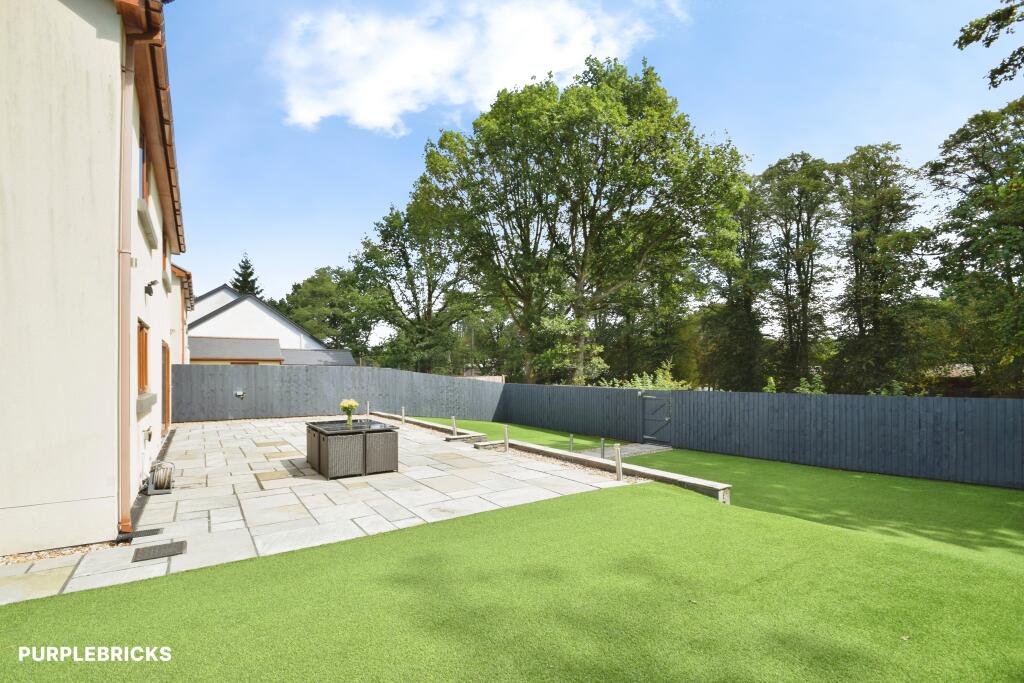 House in Ystradgynlais - More