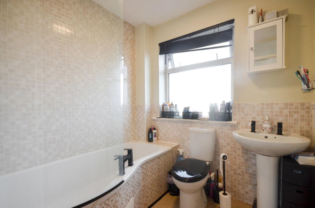 House in Uttlesford, Newport - More